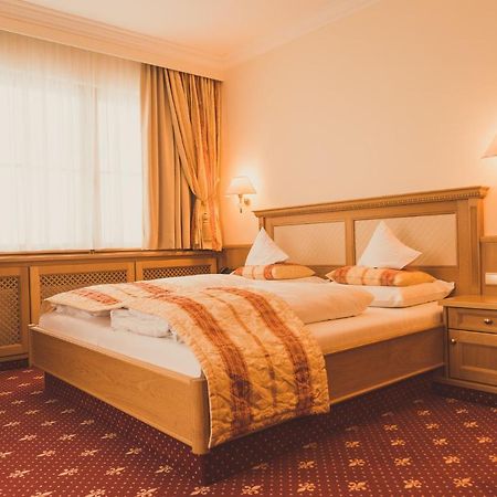Gartenhotel Maria Theresia هول ان تيرول المظهر الخارجي الصورة