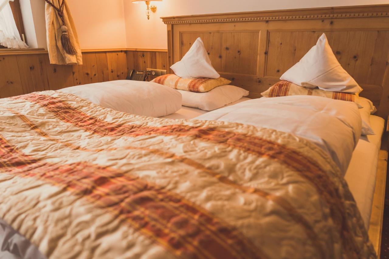 Gartenhotel Maria Theresia هول ان تيرول المظهر الخارجي الصورة