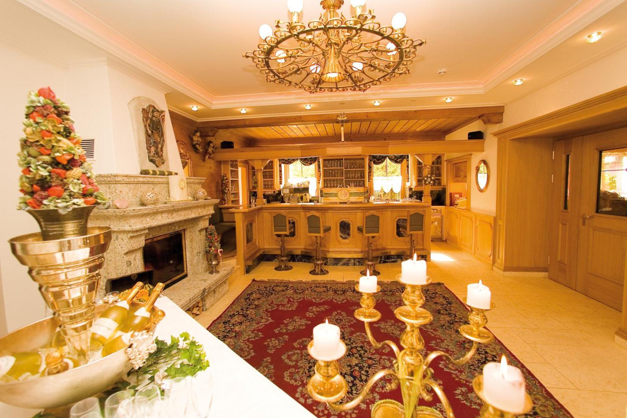 Gartenhotel Maria Theresia هول ان تيرول المظهر الخارجي الصورة